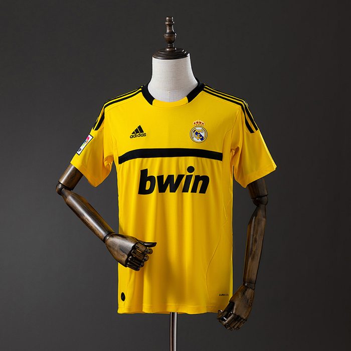 Retro Real Madrid 11/12 Goalkeeper Yellow S-XXL