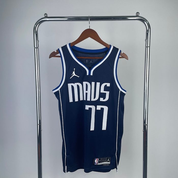 23/24 Mavericks JordanEdição Limitada #77 Doncic