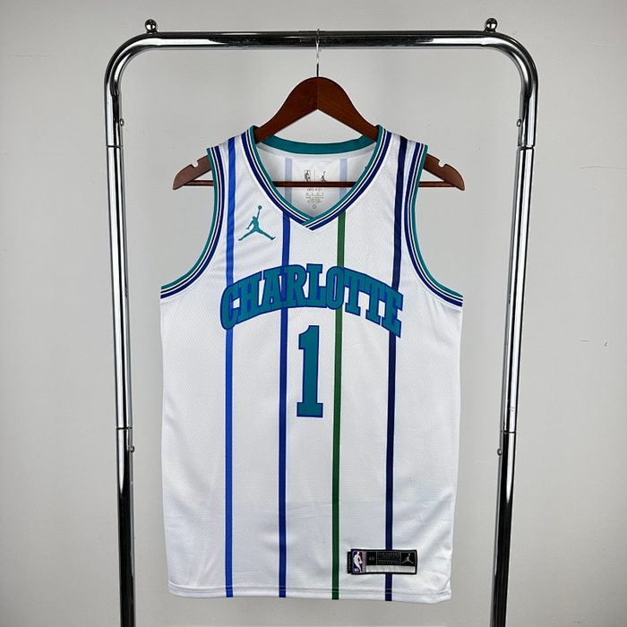 19/20 Hornets Retro Branco #1 Ball