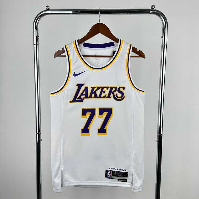 23/24 Lakers Branco #77 Doncic