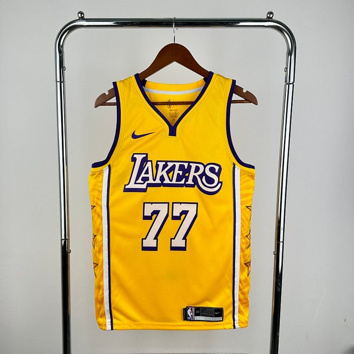 Lakers 星星 #77 Doncic