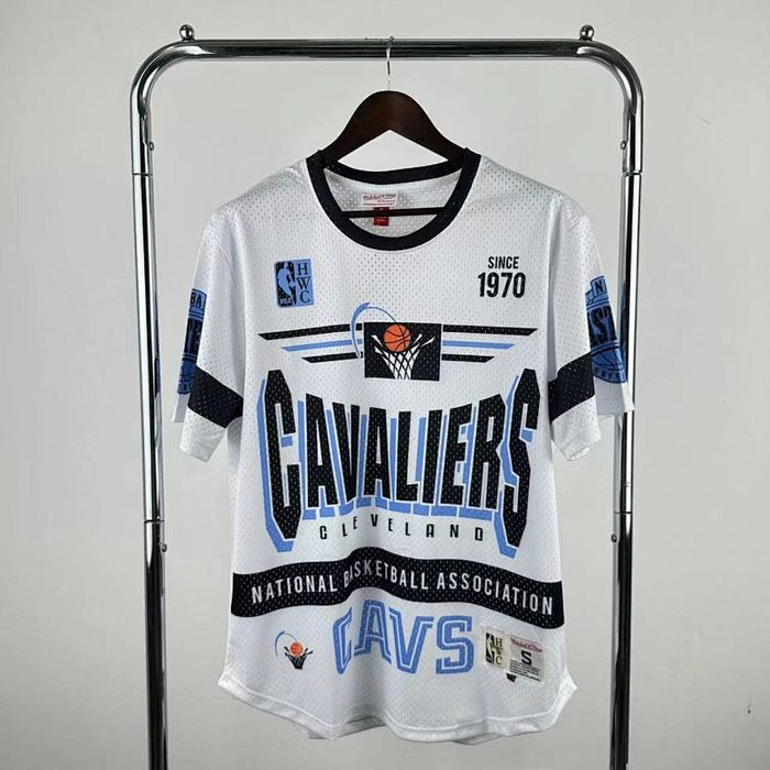 26 MNRetro Manga Curta Cavaliers