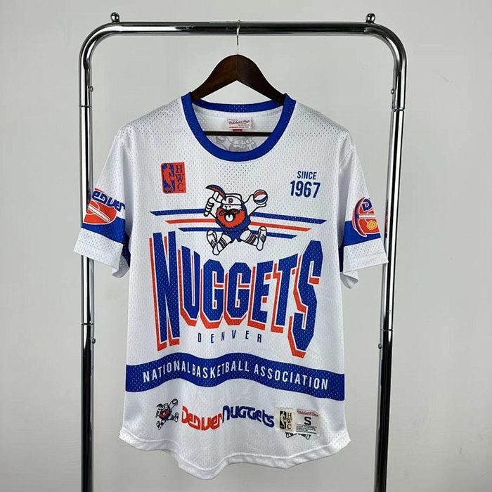 26 MNRetro Manga Curta Nuggets