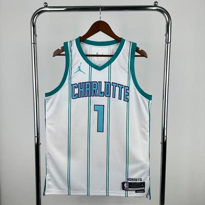 23/24 Hornets Casa Branco #1 Ball