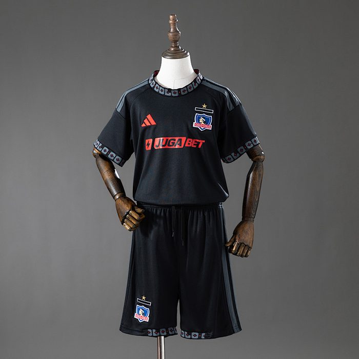 Colo Colo 26/27 Away Kids Kit Size 16-28