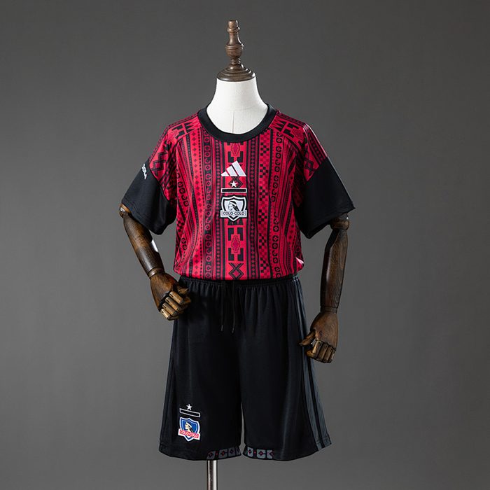 Colo Colo 26/27 Pre-Match Kids Kit Size 16-28